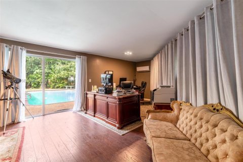 Casa en venta en Miami, Florida, 4 dormitorios, 288.46 m2 № 2069206 - foto 20
