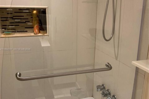 Снять в аренду кондоминиум в Халландейл-Бич, Флорида 2 спальни, 85.84м2, № 2055727 - фото 13