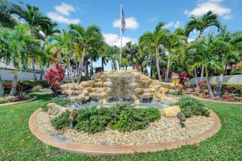 Adosado en venta en Delray Beach, Florida, 2 dormitorios, 127.18 m2 № 1133076 - foto 1