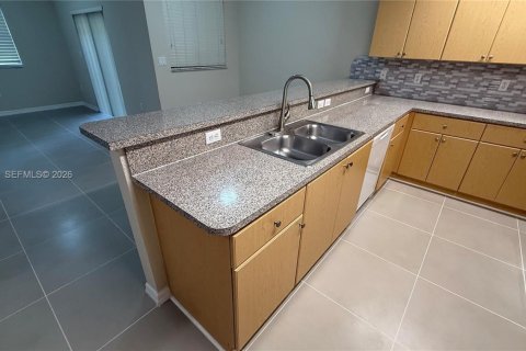 Condo in Cutler Bay, Florida, 2 bedrooms  № 2055410 - photo 8