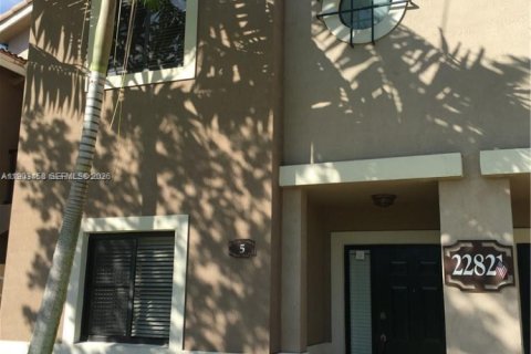 Condo in Cutler Bay, Florida, 2 bedrooms № 2055410