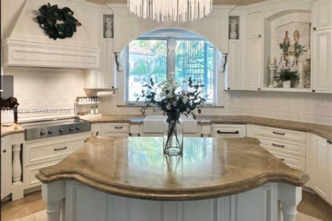 Villa ou maison à vendre à Miami, Floride: 6 chambres, 860.65 m2 № 2153497 - photo 15