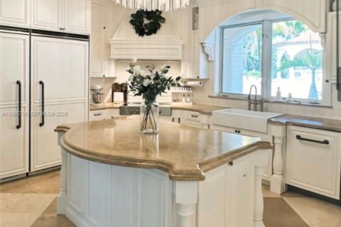 Villa ou maison à vendre à Miami, Floride: 6 chambres, 860.65 m2 № 2153497 - photo 6