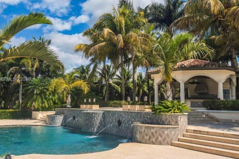 Villa ou maison à vendre à Miami, Floride: 6 chambres, 860.65 m2 № 2153497 - photo 14