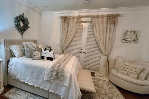 Villa ou maison à vendre à Miami, Floride: 6 chambres, 860.65 m2 № 2153497 - photo 20