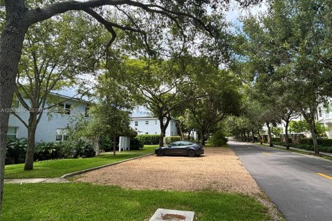 Condo in Miami, Florida, 2 bedrooms  № 2378467 - photo 3