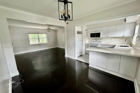 Condo in Miami, Florida, 2 bedrooms  № 2378467 - photo 21