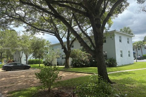 Condo in Miami, Florida, 2 bedrooms  № 2378467