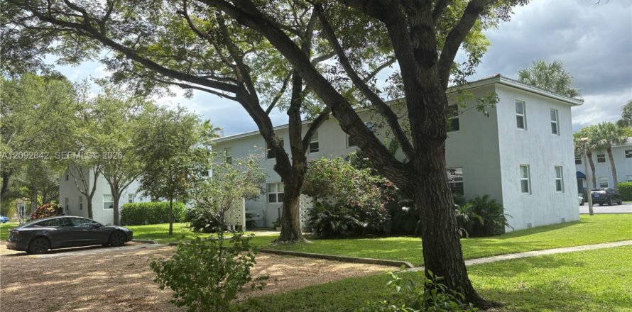 Condo in Miami, Florida, 2 bedrooms  № 2378467