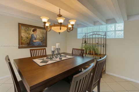 Casa en venta en Margate, Florida, 4 dormitorios, 256.04 m2 № 1951623 - foto 13