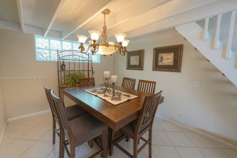 Casa en venta en Margate, Florida, 4 dormitorios, 256.04 m2 № 1951623 - foto 12