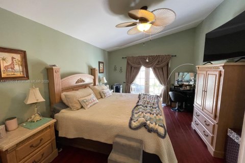 Casa en venta en Margate, Florida, 4 dormitorios, 256.04 m2 № 1951623 - foto 15