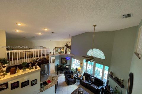 Casa en venta en Margate, Florida, 4 dormitorios, 256.04 m2 № 1951623 - foto 10