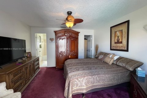 Casa en venta en Margate, Florida, 4 dormitorios, 256.04 m2 № 1951623 - foto 6