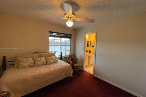 Casa en venta en Margate, Florida, 4 dormitorios, 256.04 m2 № 1951623 - foto 17