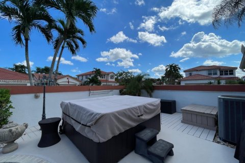 Casa en venta en Margate, Florida, 4 dormitorios, 256.04 m2 № 1951623 - foto 28
