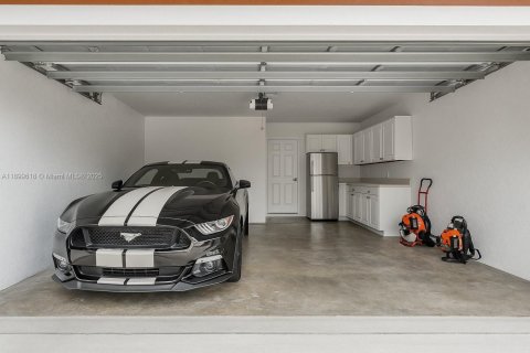 Casa en venta en Margate, Florida, 4 dormitorios, 256.04 m2 № 1951623 - foto 26