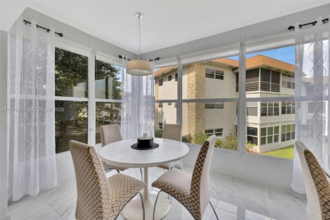 Condominio en venta en Lauderdale Lakes, Florida, 2 dormitorios, 87.7 m2 № 2042344 - foto 7