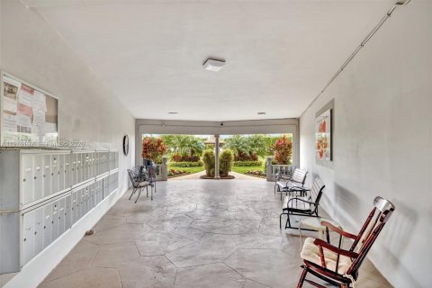 Condominio en venta en Lauderdale Lakes, Florida, 2 dormitorios, 87.7 m2 № 2042344 - foto 23