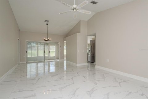 Villa ou maison à vendre à New Port Richey, Floride: 2 chambres, 143.91 m2 № 1884902 - photo 8