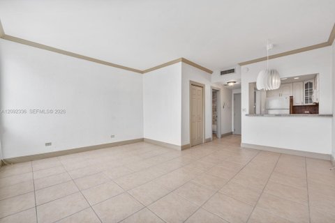 Condo in Coral Gables, Florida  № 2390243 - photo 19
