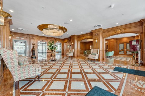Condo in Coral Gables, Florida  № 2390243 - photo 3