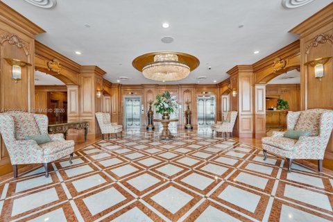 Condo in Coral Gables, Florida  № 2390243 - photo 2