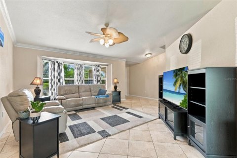 House in North Port, Florida 3 bedrooms, 156.08 sq.m. № 2396220 - photo 6