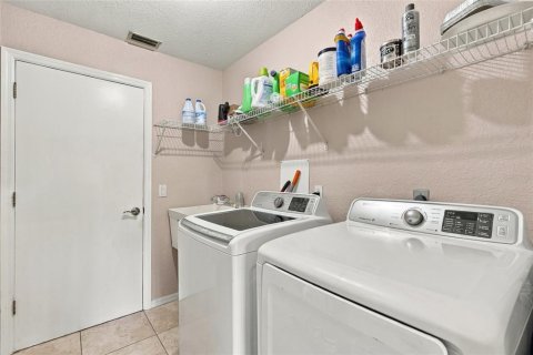 House in North Port, Florida 3 bedrooms, 156.08 sq.m. № 2396220 - photo 22