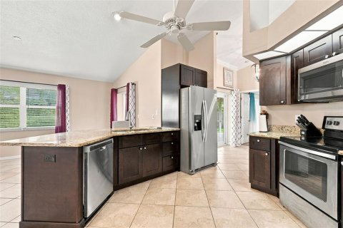 House in North Port, Florida 3 bedrooms, 156.08 sq.m. № 2396220 - photo 8