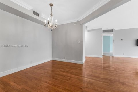 Copropriété à vendre à Miami, Floride: 2 chambres, 121.89 m2 № 1897839 - photo 9