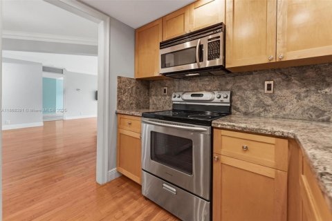 Copropriété à vendre à Miami, Floride: 2 chambres, 121.89 m2 № 1897839 - photo 12