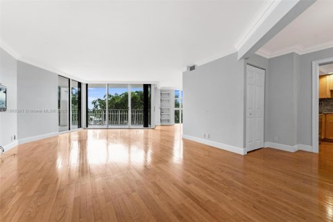 Copropriété à vendre à Miami, Floride: 2 chambres, 121.89 m2 № 1897839 - photo 3