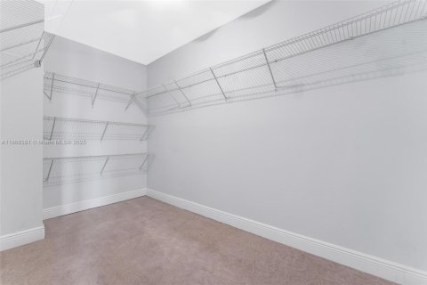 Copropriété à vendre à Miami, Floride: 2 chambres, 121.89 m2 № 1897839 - photo 15