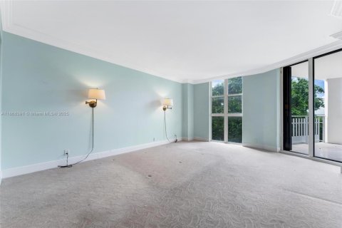 Copropriété à vendre à Miami, Floride: 2 chambres, 121.89 m2 № 1897839 - photo 13