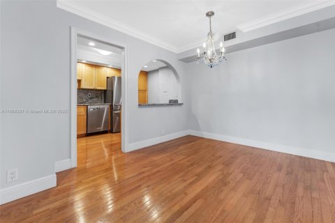 Copropriété à vendre à Miami, Floride: 2 chambres, 121.89 m2 № 1897839 - photo 8