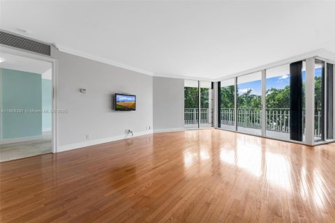 Copropriété à vendre à Miami, Floride: 2 chambres, 121.89 m2 № 1897839 - photo 4