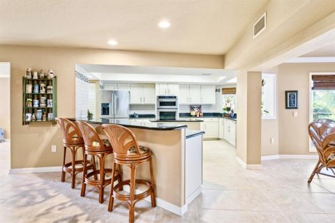 Villa ou maison à vendre à Tarpon Springs, Floride: 4 chambres, 304.35 m2 № 1870728 - photo 12