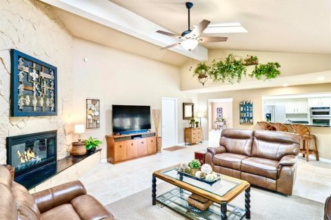 Villa ou maison à vendre à Tarpon Springs, Floride: 4 chambres, 304.35 m2 № 1870728 - photo 11