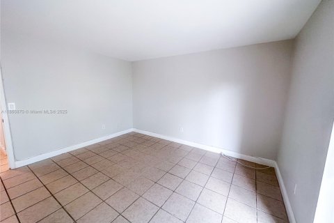 Copropriété à louer à Miami, Floride: 2 chambres, 83.61 m2 № 1927455 - photo 14