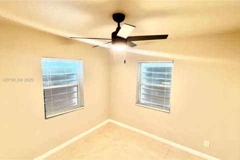 Casa en alquiler en St. Lucie, Florida, 2 dormitorios, 111.48 m2 № 2057753 - foto 10