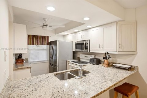 Copropriété à vendre à Naples, Floride: 3 chambres, 111.2 m2 № 2068507 - photo 14