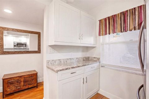 Copropriété à vendre à Naples, Floride: 3 chambres, 111.2 m2 № 2068507 - photo 11