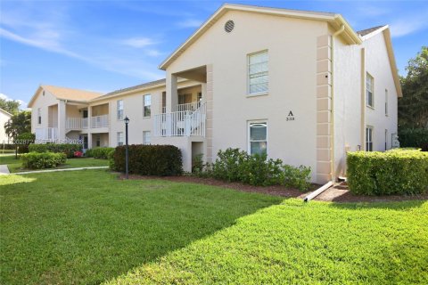 Copropriété à vendre à Naples, Floride: 3 chambres, 111.2 m2 № 2068507 - photo 2