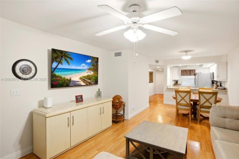 Copropriété à vendre à Naples, Floride: 3 chambres, 111.2 m2 № 2068507 - photo 8