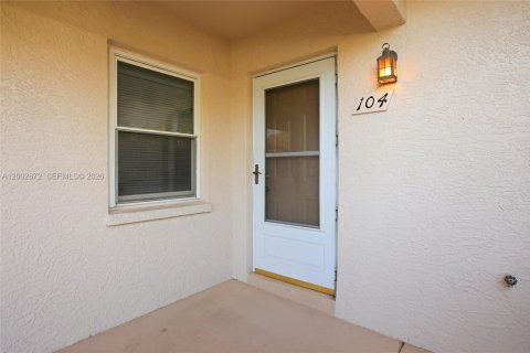 Copropriété à vendre à Naples, Floride: 3 chambres, 111.2 m2 № 2068507 - photo 4