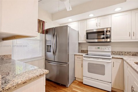 Copropriété à vendre à Naples, Floride: 3 chambres, 111.2 m2 № 2068507 - photo 10