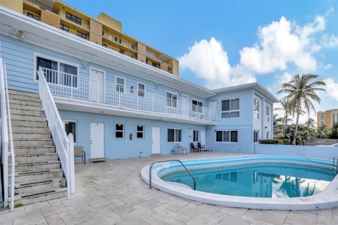 Hotel in Pompano Beach, Florida № 959496 - photo 1