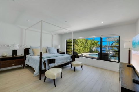 House in Miami Beach, Florida 4 bedrooms, 280.47 sq.m. № 2025806 - photo 7