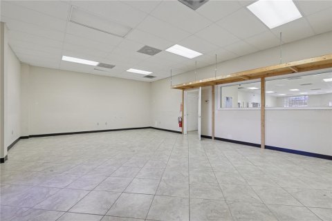 Immobilier commercial à vendre à Jacksonville, Floride: 641.86 m2 № 1909142 - photo 11